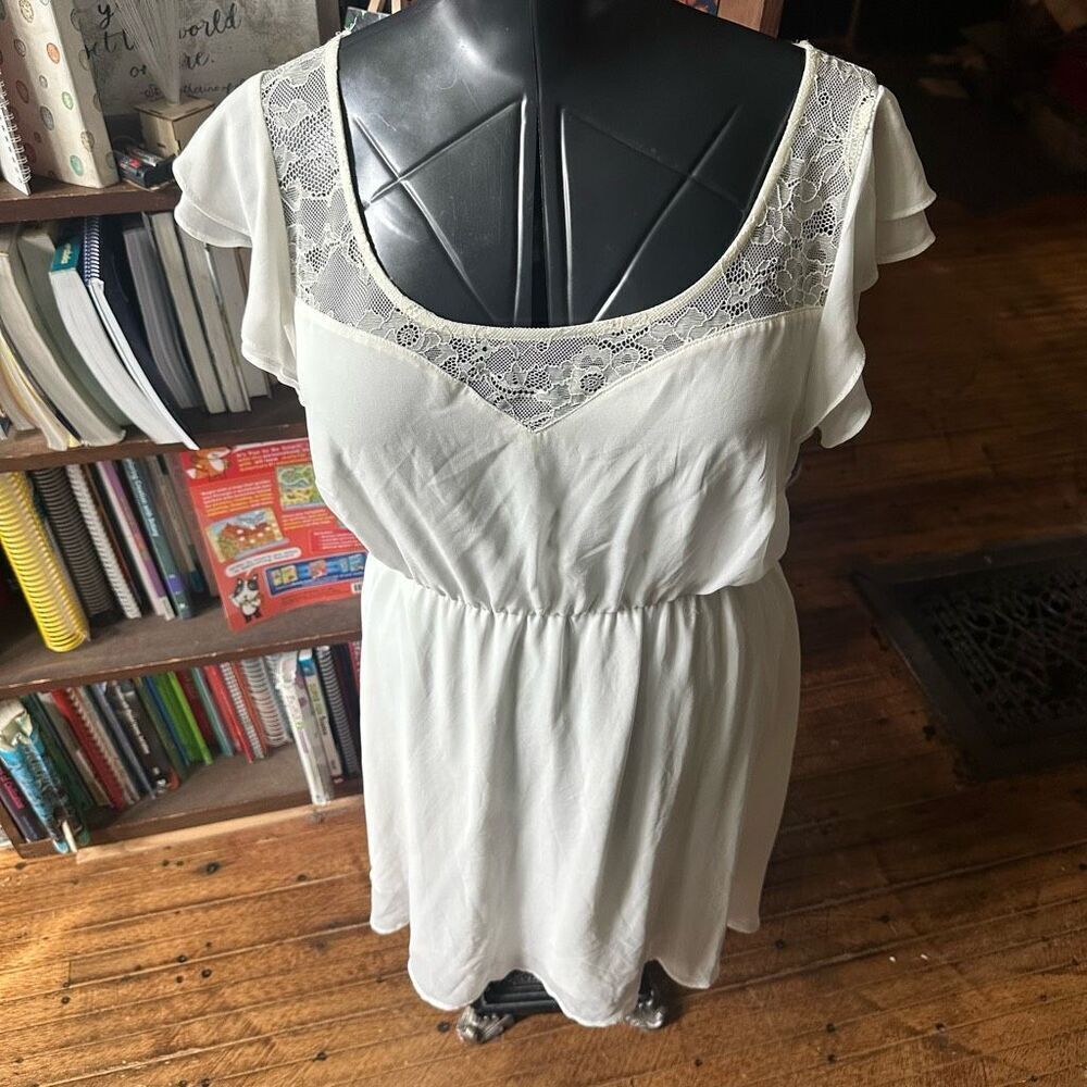 Torrid 1x white lace sweetheart neck layered ruffled dress